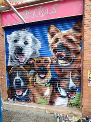 Graffiti Mural Persiana Esencials Perros 300x100000